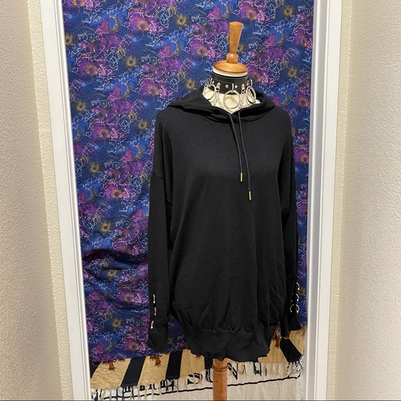 🌈 Amazing modern street studded hoodie - Picture 4 of 11